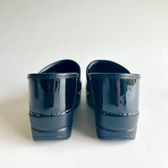 Dansko Black Patent Leather Clogs size EUR 38, US 7.5 - Picture 8 of 16